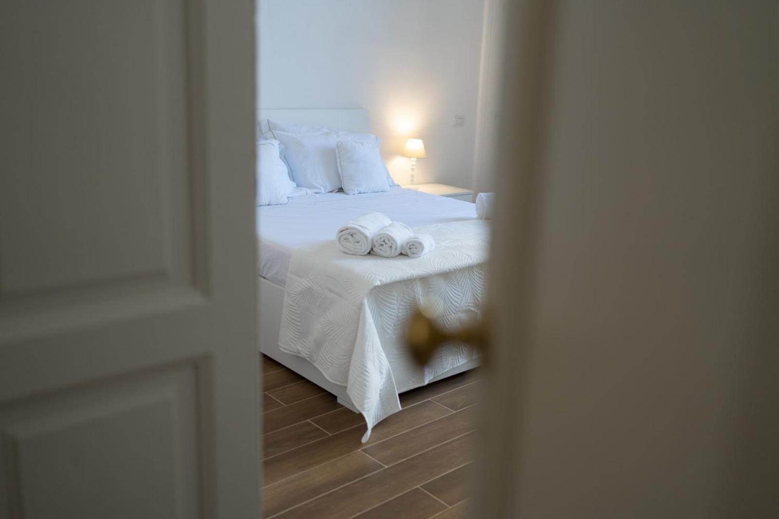 Palazzo Manzoni Apartments Bari Zimmer foto