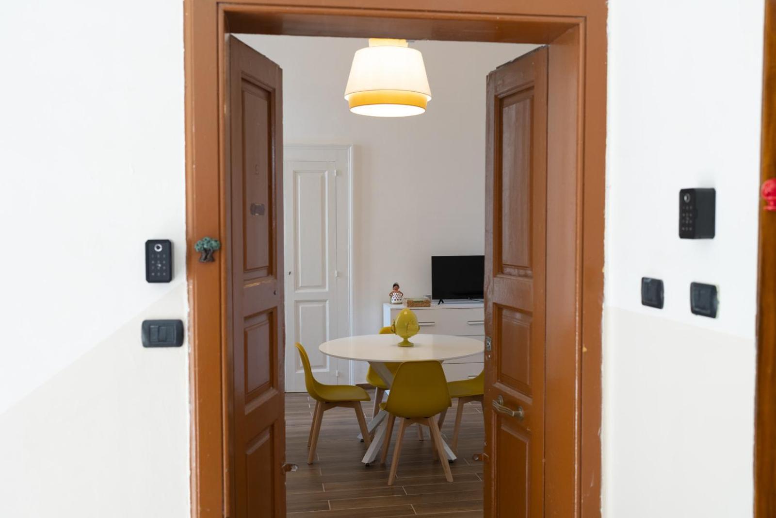 Palazzo Manzoni Apartments Bari Zimmer foto
